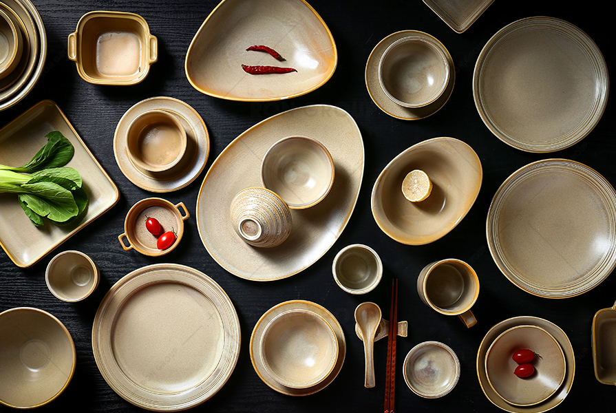 Pale yellow ceramic tableware is best suited for hotpot restaurants