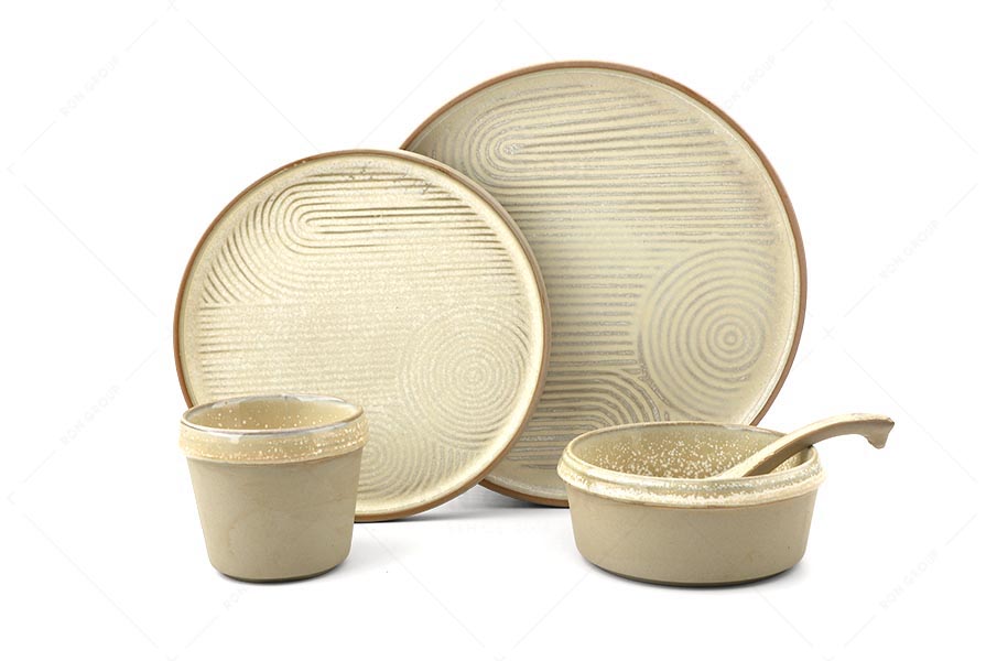 For a luxurious experience, this tableware is especially suitable for French Cafeteria!
