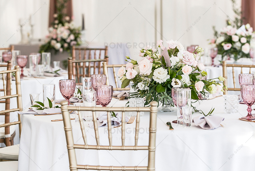 A wedding glass goblet that can be customised in any colour!