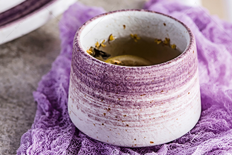 Which ceramic mug do you prefer, the purple gradient or the blue gradient?