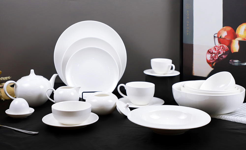 2026 Dinnerware Trends: Embracing Earthy Tones and Organic Textures